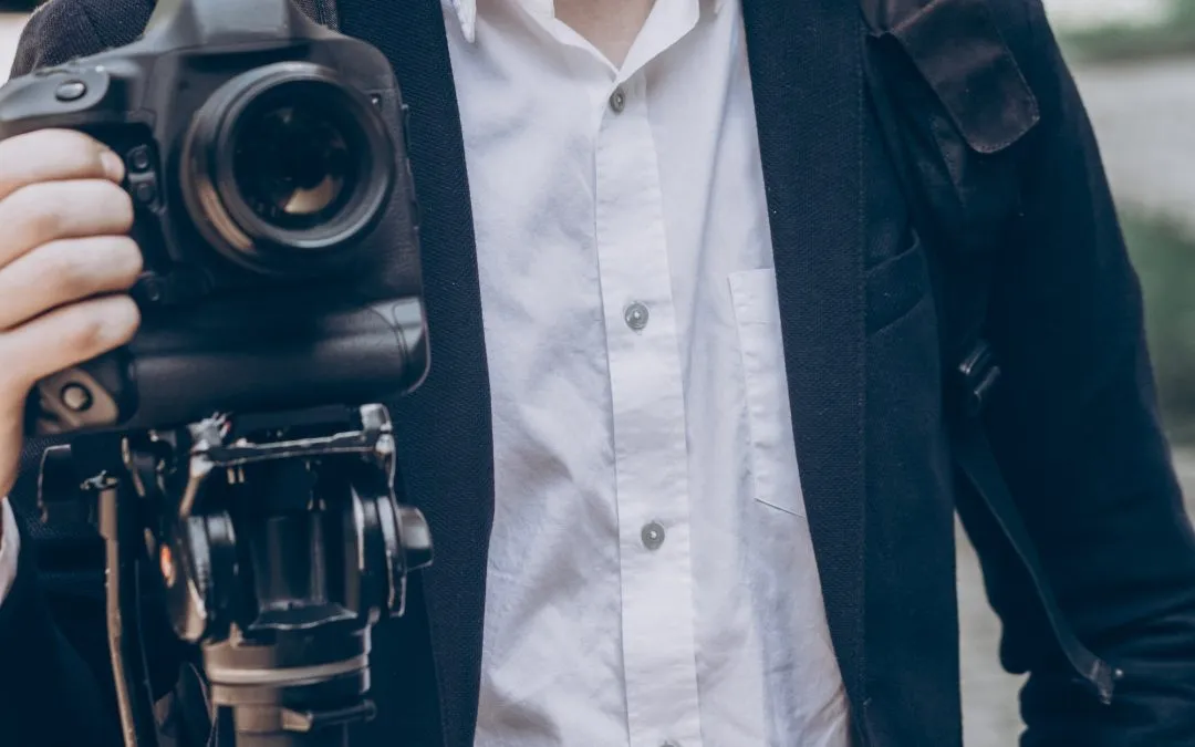 The Most Recommended Attires For A Wedding Photographer