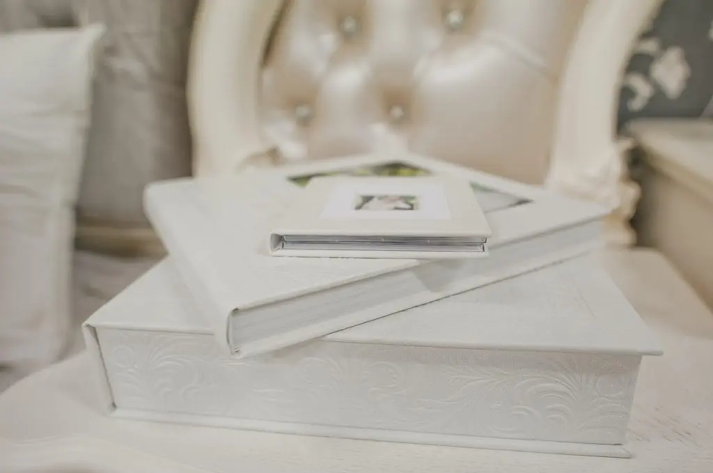 twist white wedding photo book