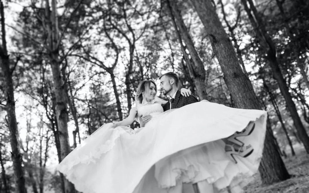 Is 35mm Lens Recommended For Wedding Photography?