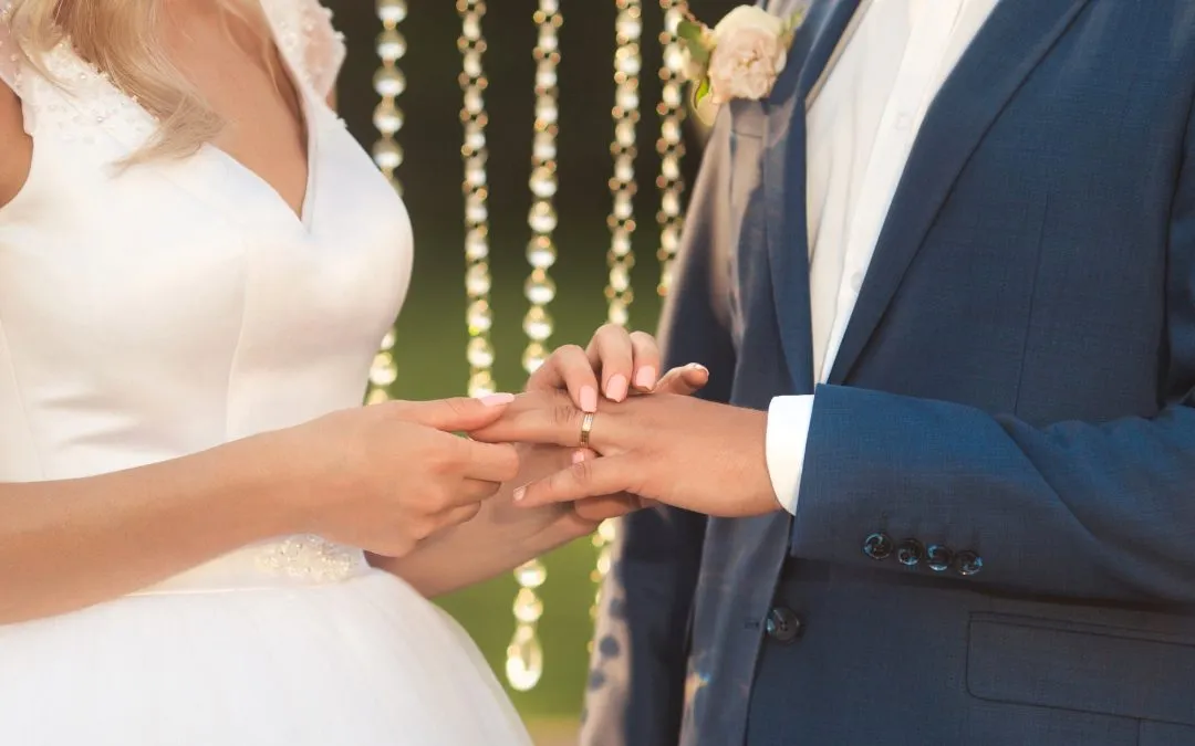 Newlyweds exchange rings